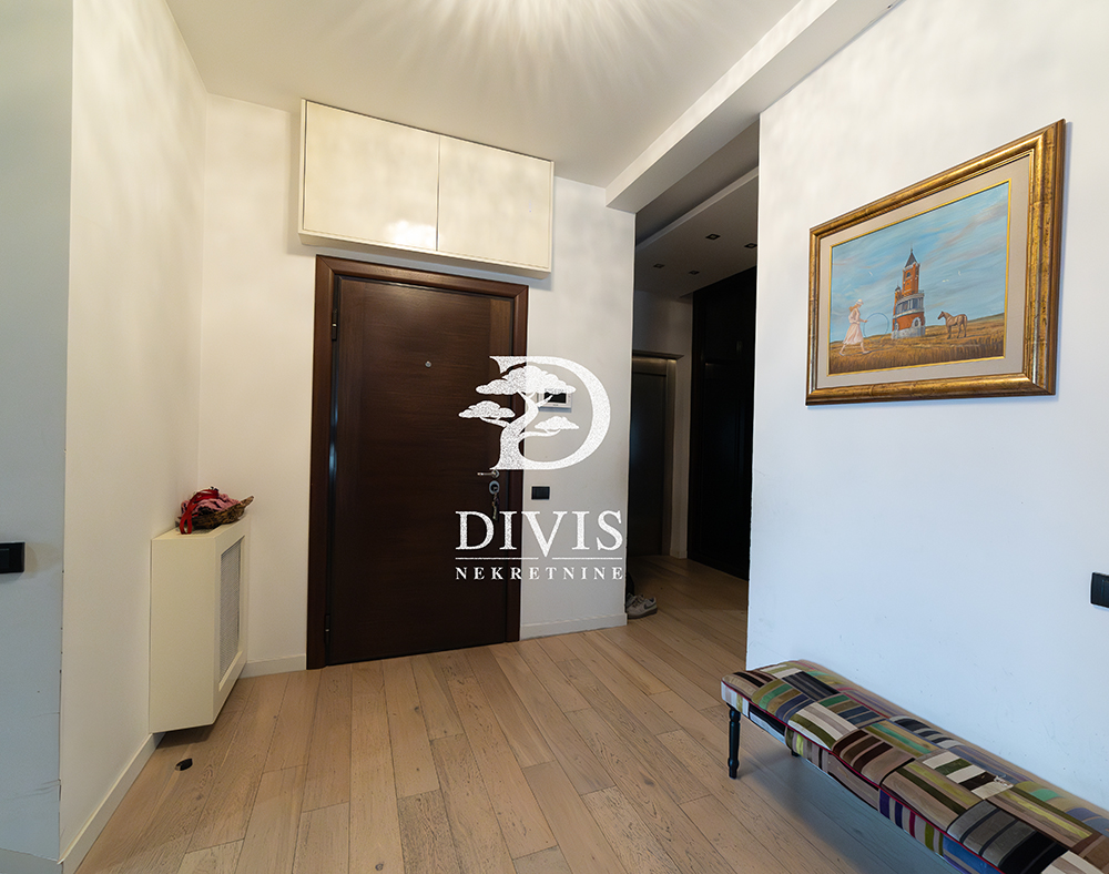 Slika 7 - Heroja Milana Tepića, Četvorosoban stan na prodaju, 210m2, 1.500.000€